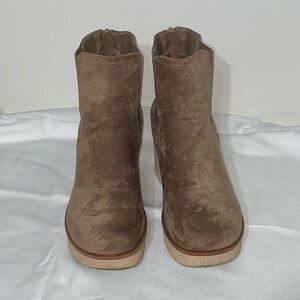Pierre Dumas Tan Suede Ankle Boots